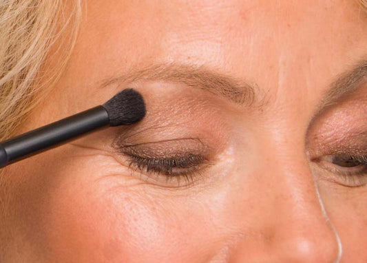 Make-up voor overhangende oogleden