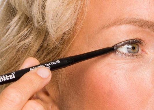 Oogpotlood aanbrengen: dit zijn de do’s & don’ts