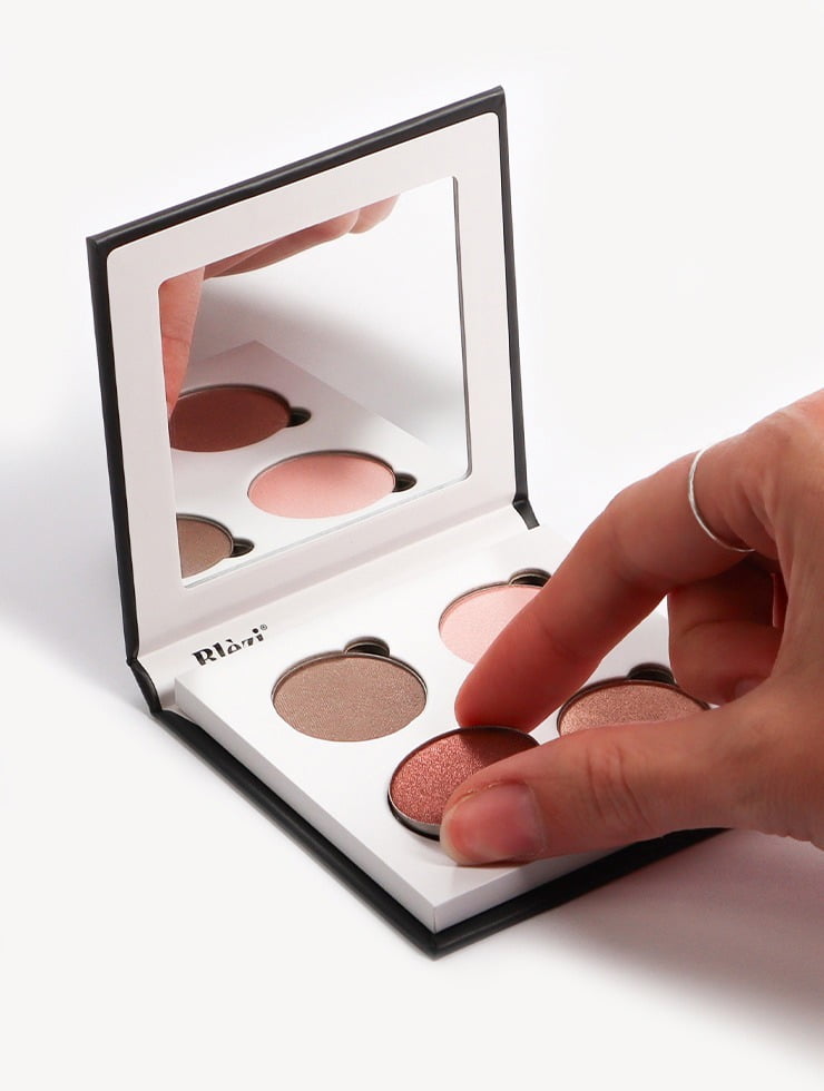 Blèzi Eyeshadow Palette met kleuren