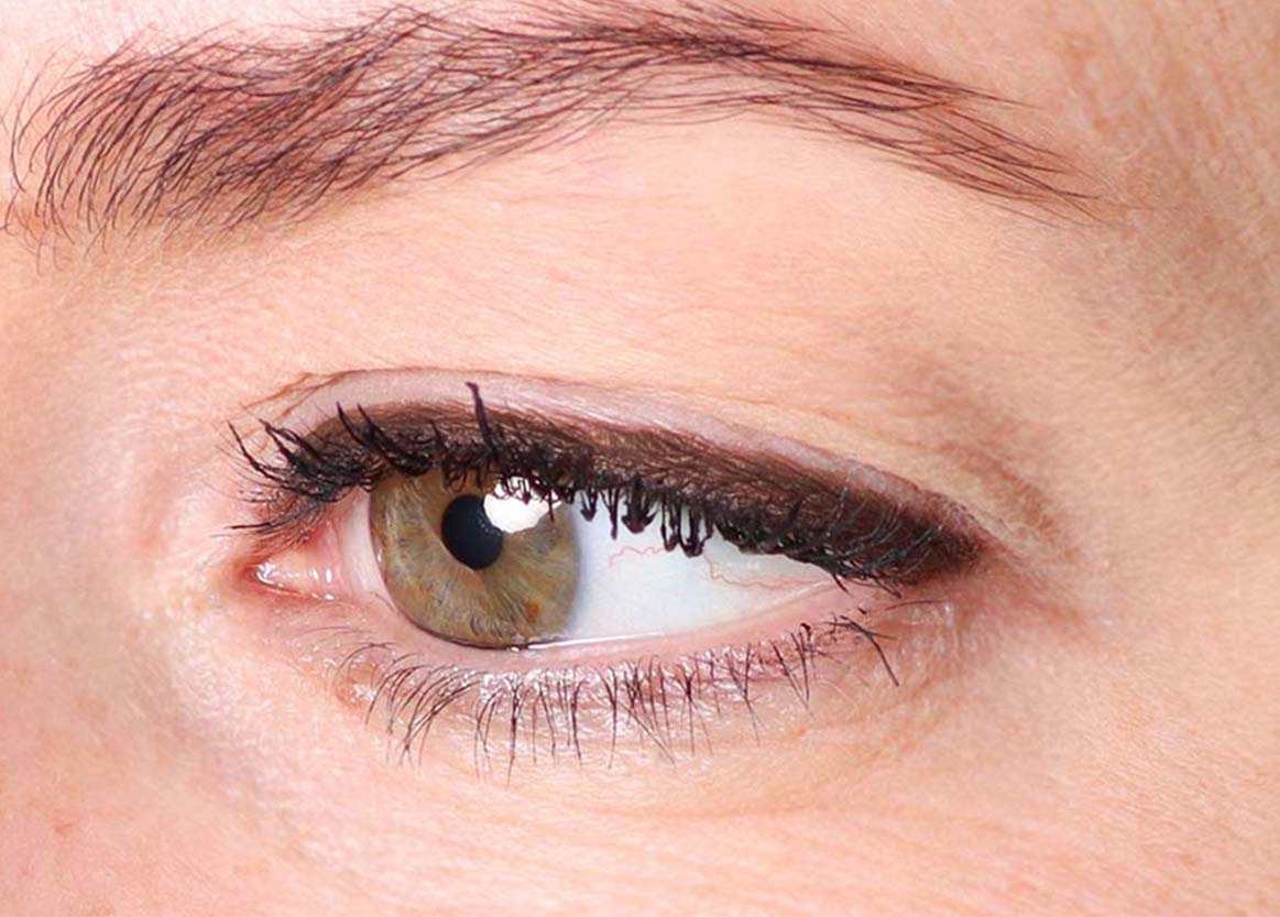 Oog met Automatic eye pencil 