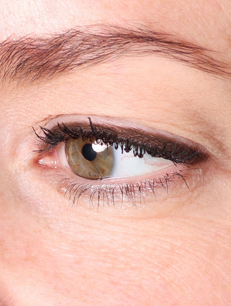 Automatic Eye Pencil 50 Cocoa Brown Blèzi Automatic Eye Pencil 50 Cocoa Brown op oog