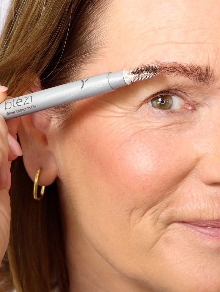 Brown Colour 'n Fix 20 Brown Blèzi Brow Colour 'n Fix 20 Brown op wenkbrauw