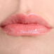 Blèzi Hybrid Lip Gloss op lippen