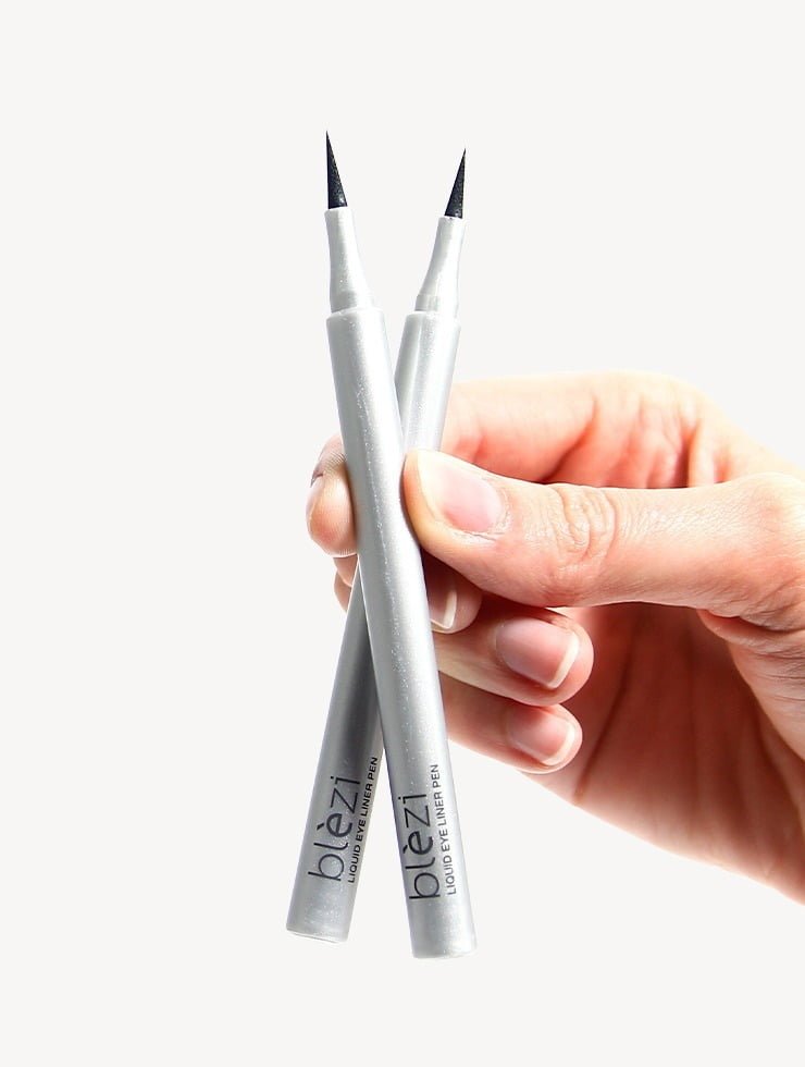 Liquid Eye Liner Pen Blèzi Liquid Eye Liner Pen in hand